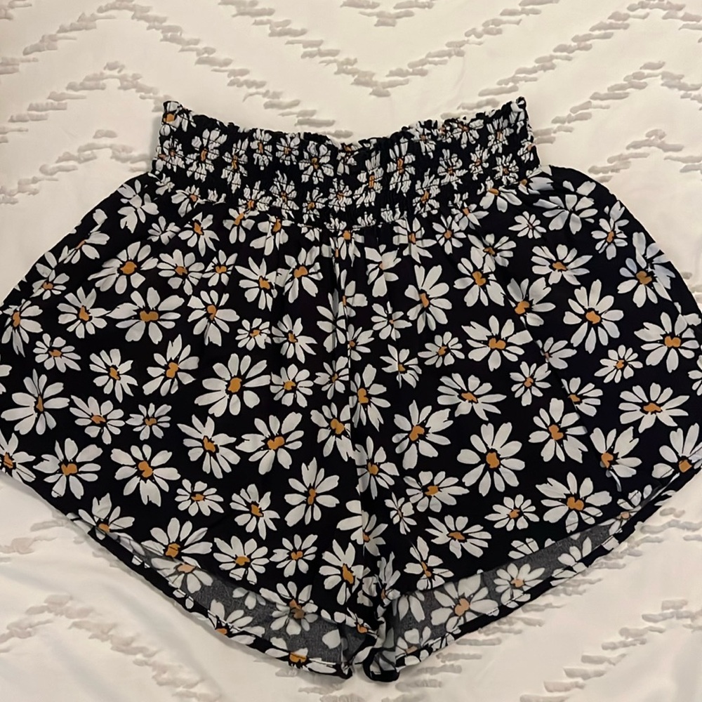 Hollister Flowy Shorts